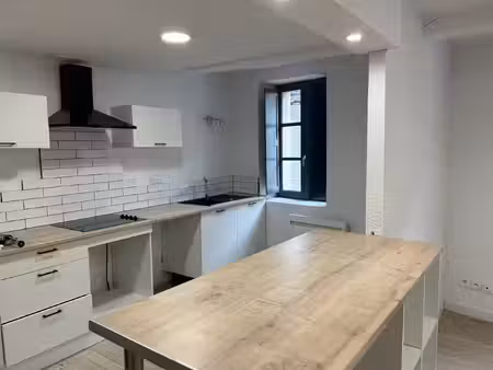 quartier capucins - t2 entierement renove - climatisation -