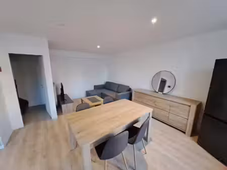 location meublée appartement 1 pièce 92 m² à fontenay-le-comte (85200)  419 €