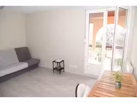 location meublée appartement 1 pièce 23 m² à toulouse (31000)  515 €