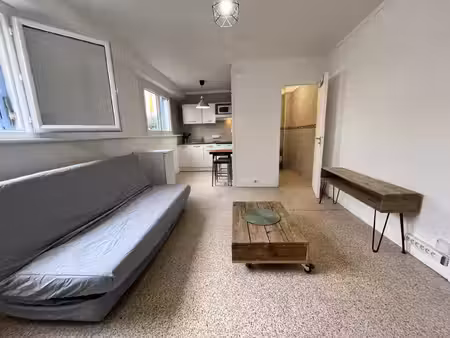 studio meublé à louer à l'année  la ciotat