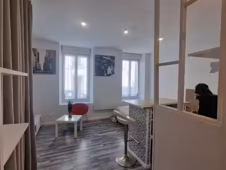 studio meublé entièrement rénové