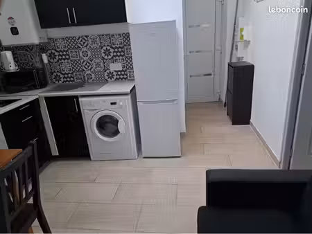 petit t2 lumineux meublé et bien situé
