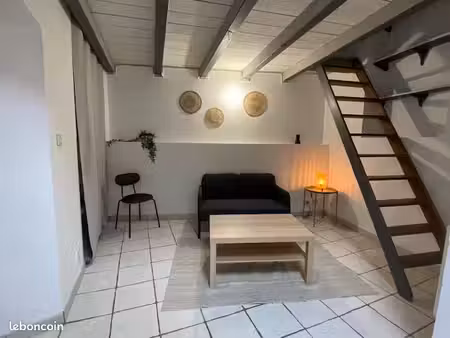appartement meublé 30 m² + chambre mezzanine – centre historique de hyeres