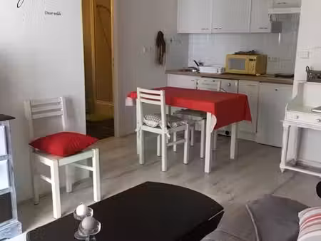 t2 refait à neuf la rochelle les minimes quartier médiathèque