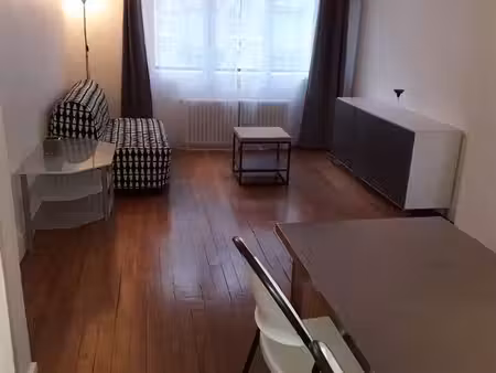 a louer appartement meublé 2 pièces  paris 12ème  rue de rambervillers