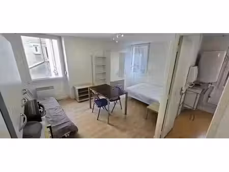 location meublée appartement 1 pièce 27 m² à reims (51100)  600 €