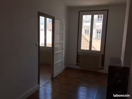 t3 de 64 m2 spacieux saint etienne centre