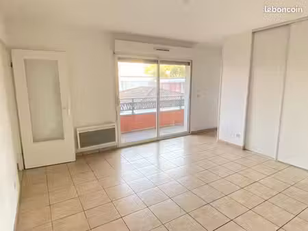 studio 1 pièce 32 m²