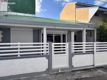 location - maison entièrement rénovée 100m2