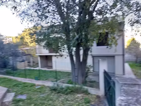 maison 3 chambres – jardin 600 m² – garage – climatisation - puech du teil  nîmes