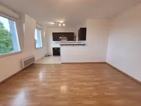 location appartement 2 pièces 41 m² à amiens (80000)  648 €