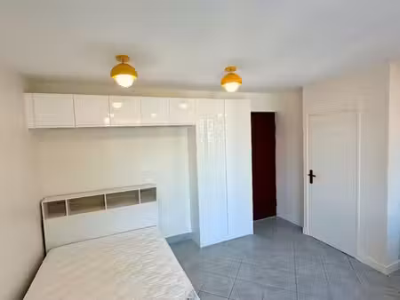 joli studio spacieux et lumineux pour 1-2 personnes  20 m² situé à nanterre (92000)