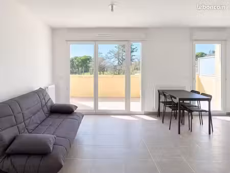 studio 1 pièce 30 m²