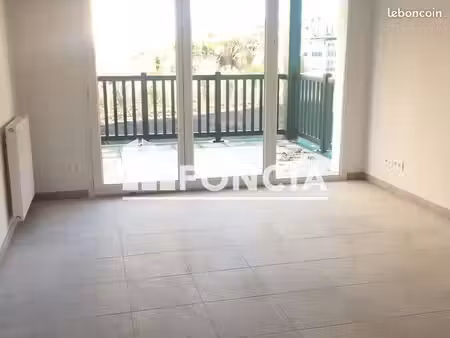 appartement 3 pièces 59.5m² à louer 800 - saint pierre d'irube 64990