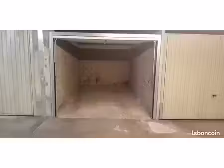 garage/ box valrose