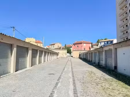 parking/box 13 m² toulon