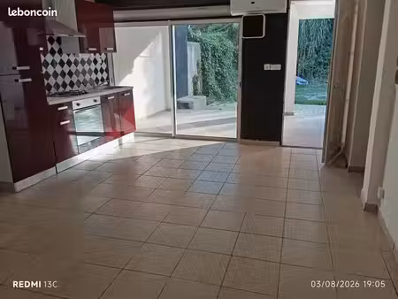 loue limite sénas mallemort maison t3  avec jardin