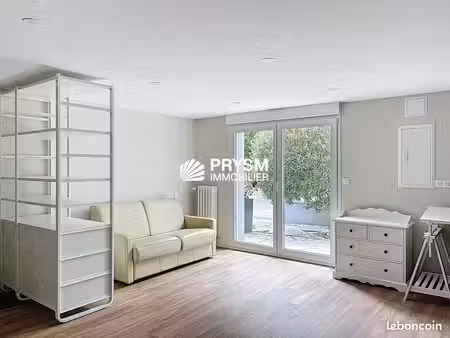 studio 1 pièce 45 m²