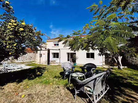 suzanne  maison familiale 172 m²  5 chambres  jardin sans vis-?
