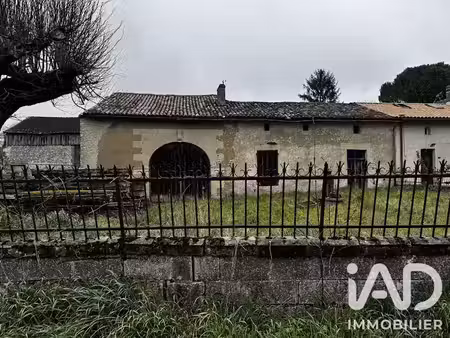 vente ferme 2 pièces 100 m² à pommiers-moulons (17130)  55 200 €