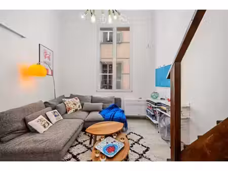 charmant appartement rénové au cœur du vieux nice