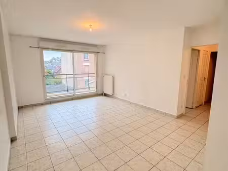 a louer - appartement f3 de 60.12m² avec balcon  parking  cave à rouen rive gauc