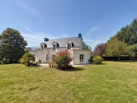 languidic : maison d'architecte de 202 m² avec un environnement privilégié