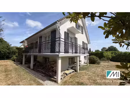 maison individuelle sous-sol total grand jardin