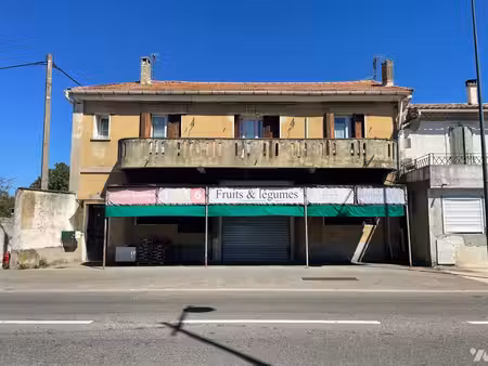 maison à plan d orgon de 103 m² avec local commercial loué