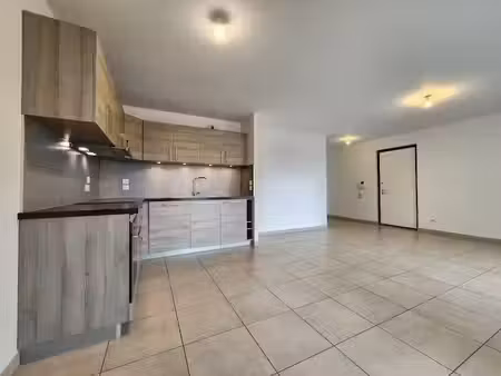 location appartement 3 pièces 70.43 m² à saint-julien-en-genevois (74160)  1 449 €