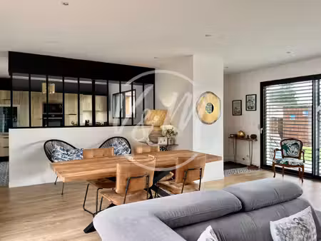 superbe contemporaine de plus de 130m2 de plain-pied avec 3 cham