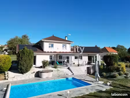 villa 5 pièces 153 m²