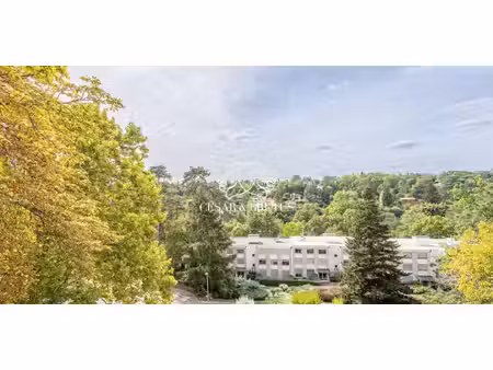 appartement avec terrasse et piscine charbonnières-les-bains (69)
