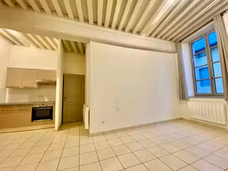 appartement rénové 3 pièces au coeur de tournus