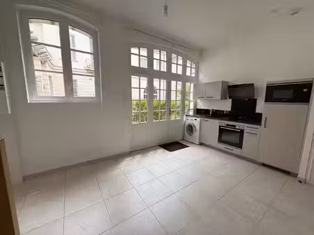 duplex de 32.83m²   rue emile zola à tours  quartier cathédrale