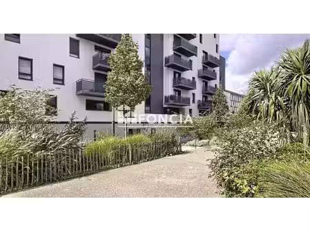 appartement t2 hsc café des images - libre / balcon / ascenseur