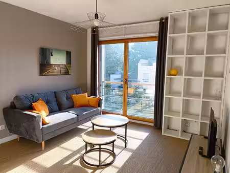 appartement t2 avec deux balcons et un parking