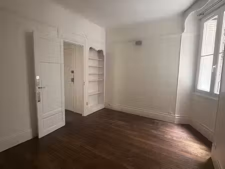 studio 75015 paris 25.61m²