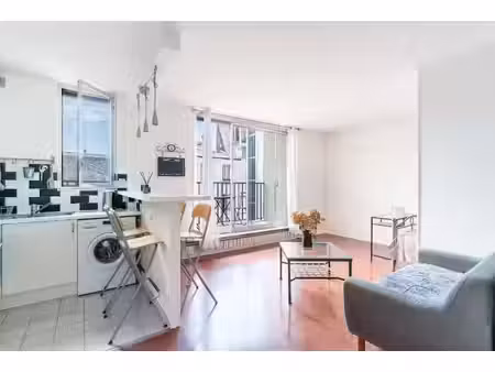 studio avec balcon