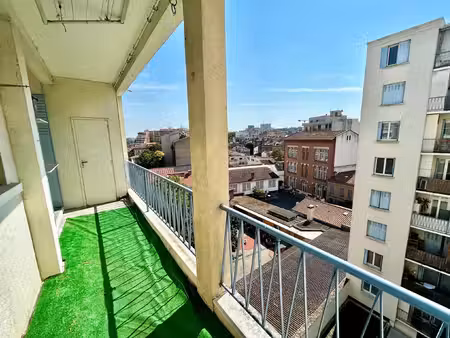 toulouse  jeanne d'arc  matabiau. t3 traversant avec balcon
