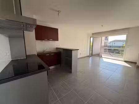 exclusivité : appartement t3 55m2 terrasse et parking ; toul