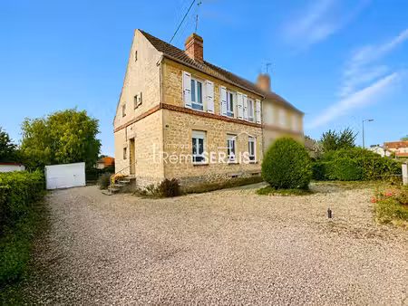 une maison pleine de potentiel proche des commodités d'argentan