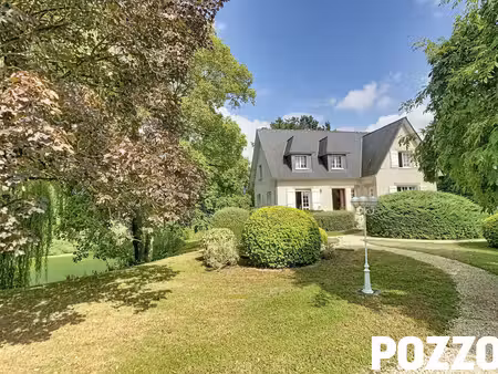 a vendre - propriété à pontorson avec 4 000m² et étang !