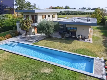 maison - t8 - 221 m² avec piscine et terrain paysagé – hauteurs de saint-genis-laval