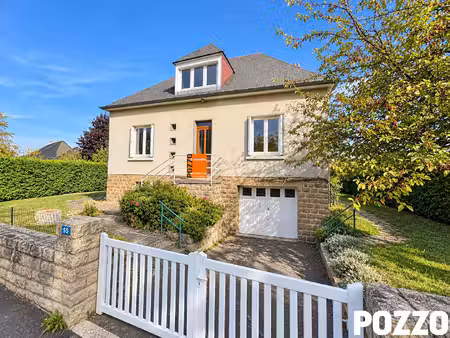 a vendre - saint hilaire du harcouet - maison 6 pièce(s) - centre-ville - garage - jardin