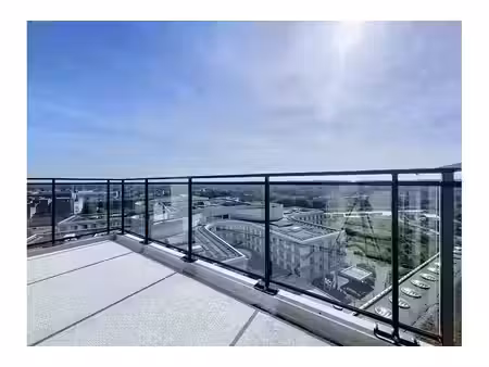 penthouse à louer avec terrasse et 3 chambres   ixelles (vbe70387)
