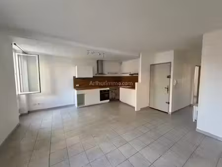 location appartement 2 pièces 47 m2 à martigues