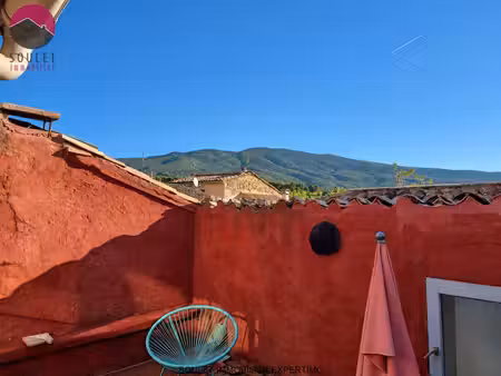 maison avec cour et terrasse vue ventoux