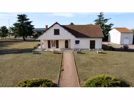 vente maison 8 pièces  263.00m²  cissé