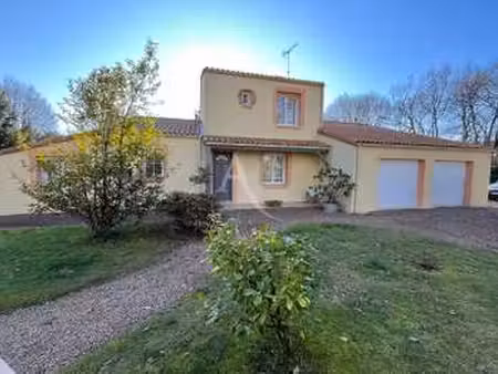 vente maison piscine à la roche-sur-yon (85000) : à vendre piscine / 156m² la roche-sur-yo